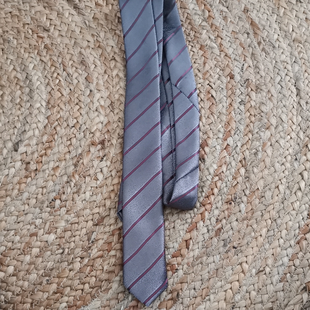 Vintage tie grey/blue stripes skinny tie. 57 " x 2.